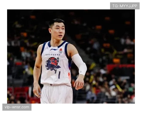 高诗岩贴身防守形成屏障 山东后卫线构建立体防守